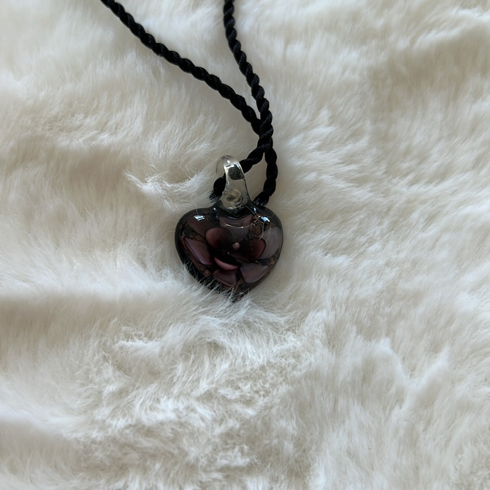 NWOT Hand blown glass heart necklace (purple flower)